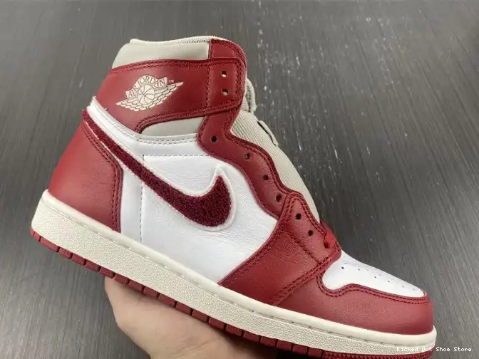 Kick Theory (W) OG High Newstalgia DJ4891-061 Jordan 1 Chenille 0501